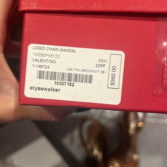 Valentino vlogo sandal. Mid heel. - Picture 8 of 9